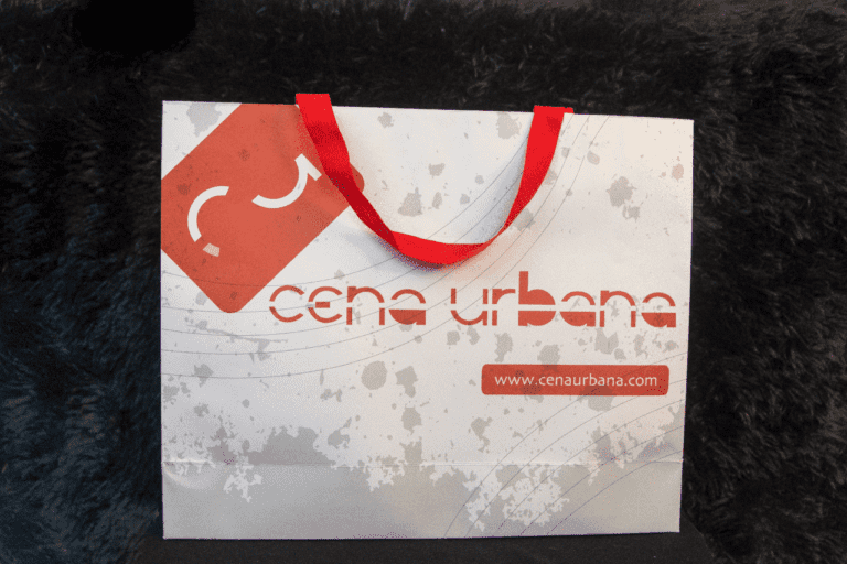 BOLSA DE PAPEL OFFSET 220 GRAMAS